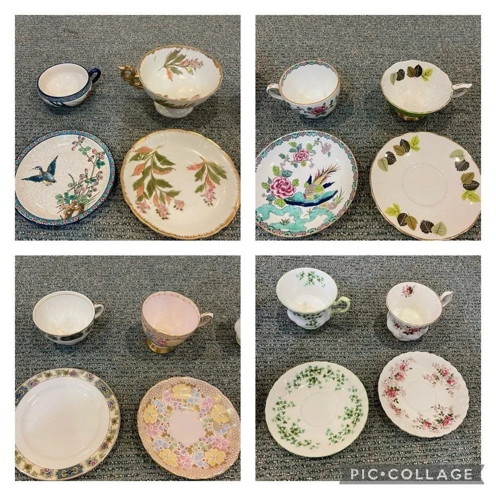 Bundle of 8 teacups and saucers
